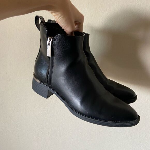 Calvin Klein Deniece Black Booties Block Heel Ankle Size 7,5 - Picture 10 of 10